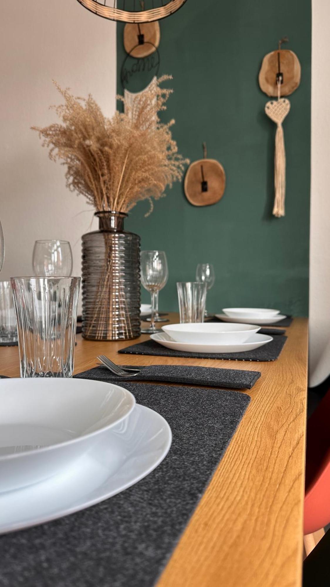 Amao-Brown I Exklusives City-Apartment I 85Qm I Privatparkplatz & Komfort I King-Size Bed Lahr  Esterno foto