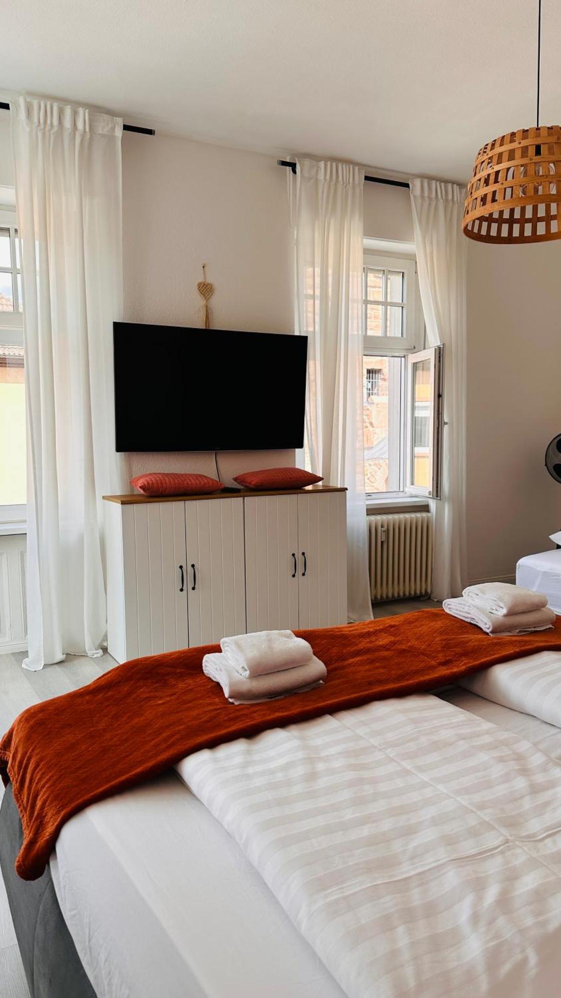 Amao-Brown I Exklusives City-Apartment I 85Qm I Privatparkplatz & Komfort I King-Size Bed Lahr  Esterno foto